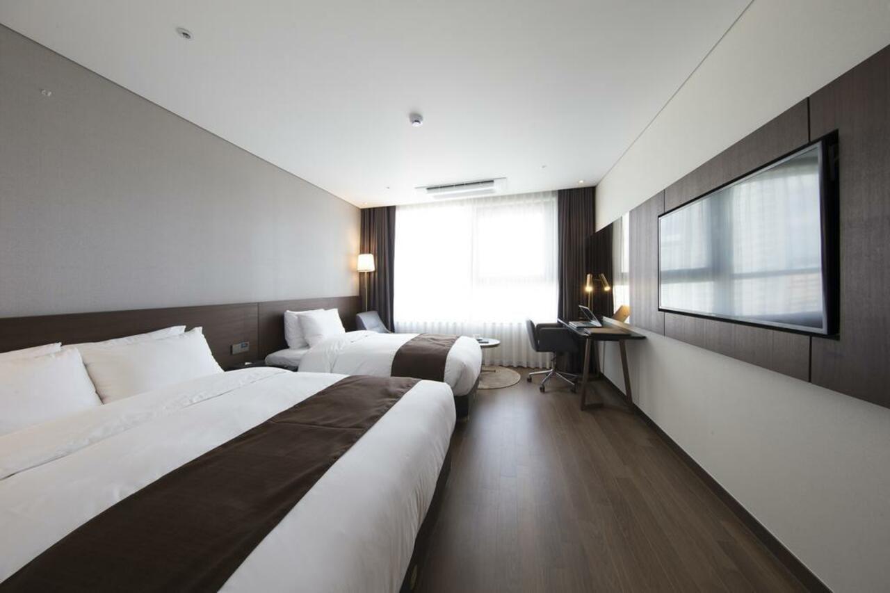 Ramada By Wyndham Daejeon Hotel Eksteriør billede
